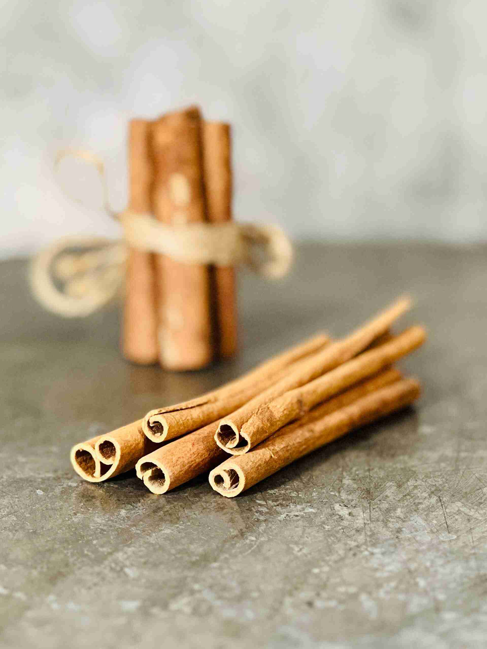 چوب دارچین لوله ای